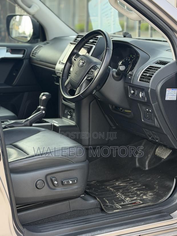Toyota Land Cruiser Prado 2.7 2019 Gold