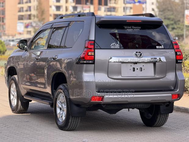 Toyota Land Cruiser Prado 2.7 2019 Gold
