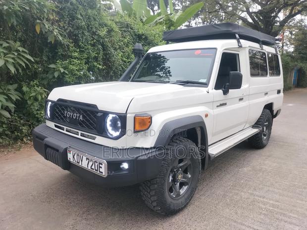 Toyota Land Cruiser 2011 Pearl