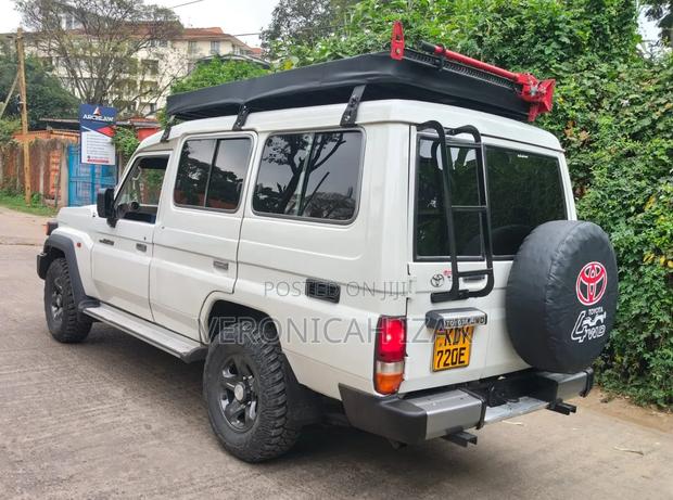 Toyota Land Cruiser 2013 White