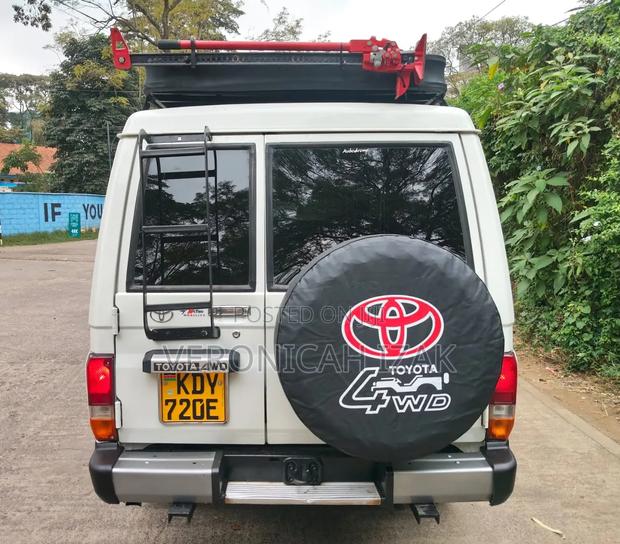 Toyota Land Cruiser 2013 White