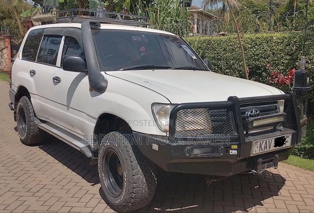 Toyota Land Cruiser 2006 White
