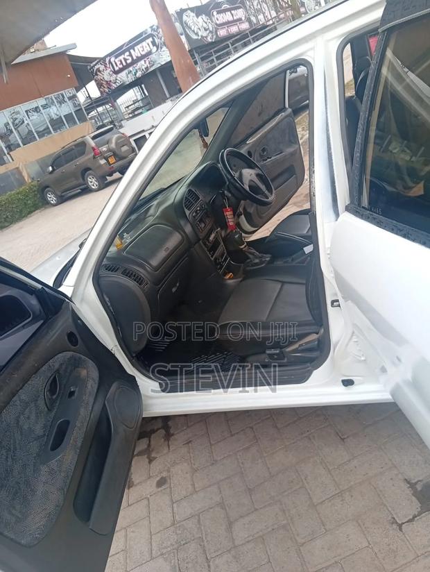 Mitsubishi Lancer 1999 White