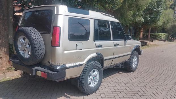 Land Rover Discovery 2003 Gold