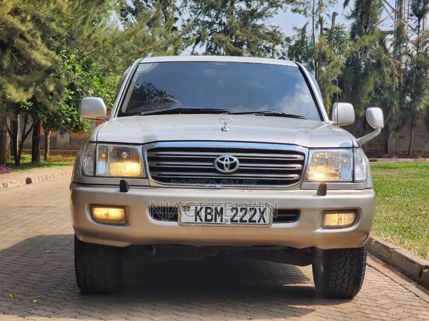 Toyota Land Cruiser 100 4.7 V8 Executive 2005 Gold