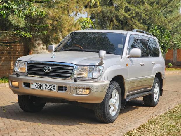 Toyota Land Cruiser 100 4.7 V8 Executive 2005 Gold