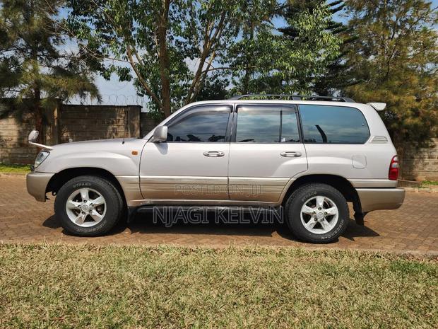 Toyota Land Cruiser 100 4.7 V8 Executive 2005 Gold