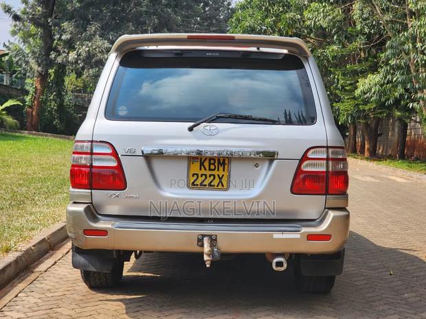 Toyota Land Cruiser 100 4.7 V8 Executive 2005 Gold