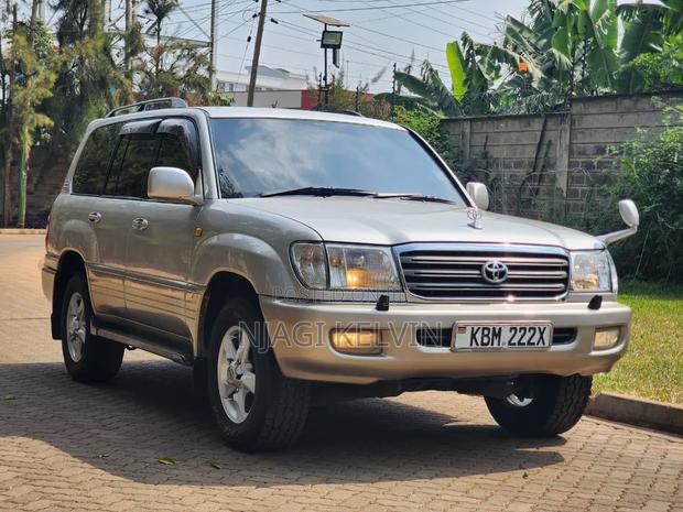 Toyota Land Cruiser 100 4.7 V8 Executive 2005 Gold