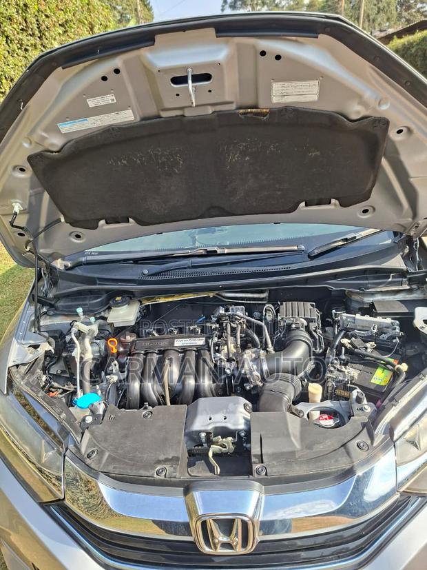 Honda Shuttle 1.5 G 2WD 2016 Silver