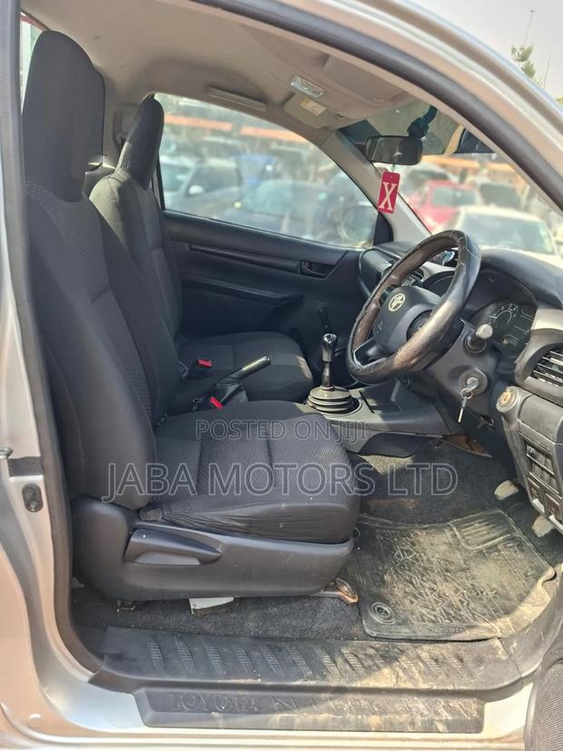 Toyota Hilux 2021 Gray