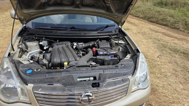 Nissan Bluebird 2008 Beige
