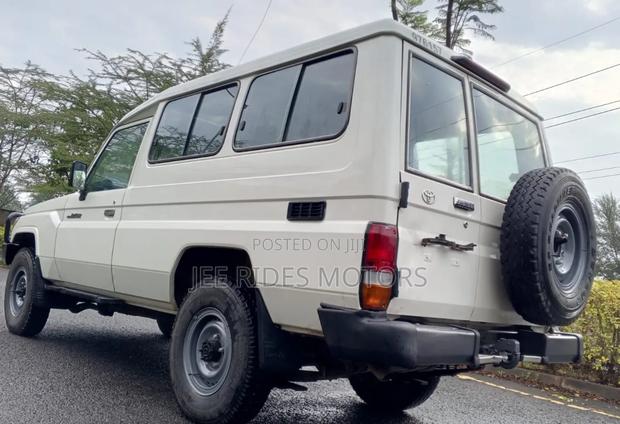 Toyota Land Cruiser 2020 White
