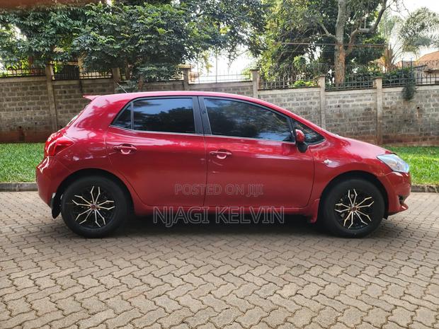 Toyota Auris 2007 Red