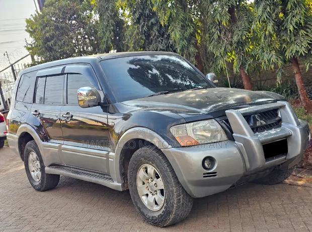 Mitsubishi Pajero 2004 Black