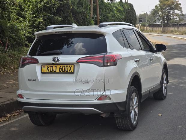 Toyota RAV4 2015 White