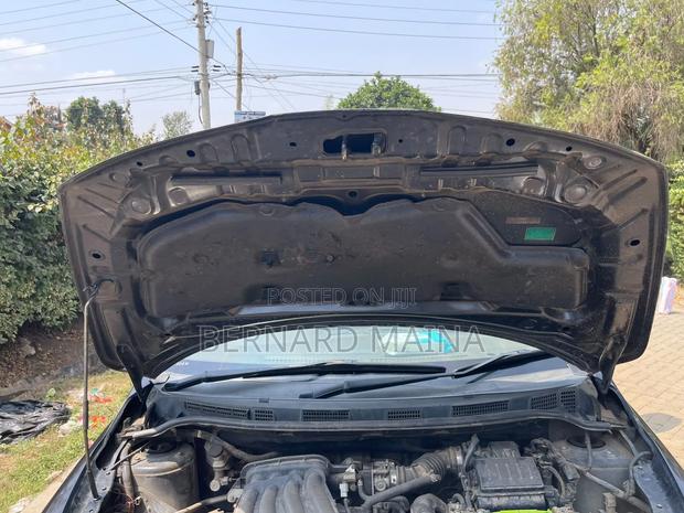 Nissan Tiida 2010 Black
