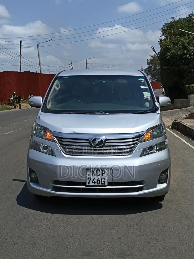Toyota Vellfire 2011 Silver