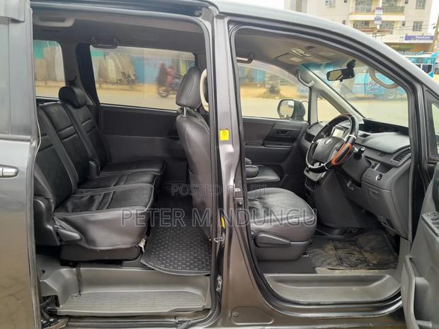 Toyota Noah 2010 Black