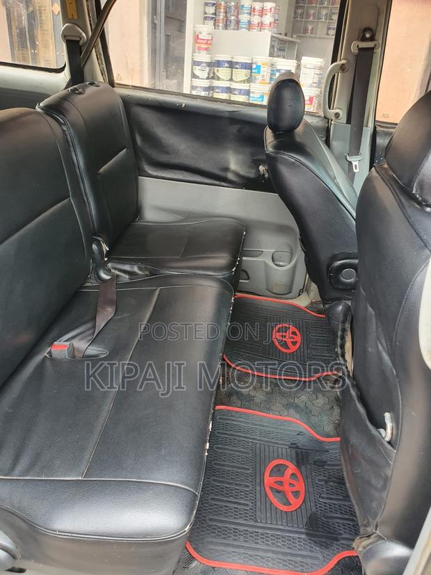 Toyota Voxy X L Edition 2WD 8-Seater 2008 Gray