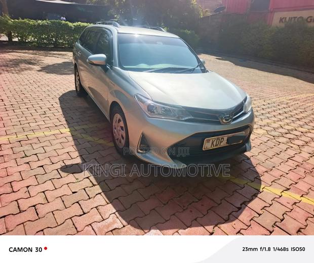 Toyota Corolla Fielder 2018 Silver