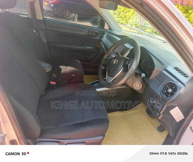 Toyota Corolla Fielder 2018 Silver