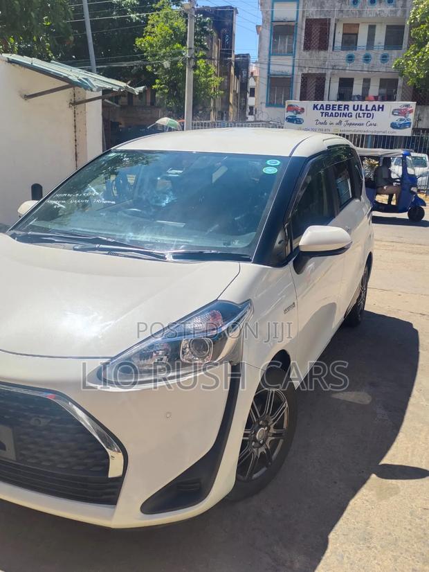 Toyota Sienta 2020 White