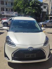 Toyota Sienta 2020 White for sale