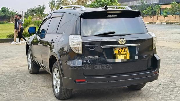 Toyota Vanguard 2010 Black