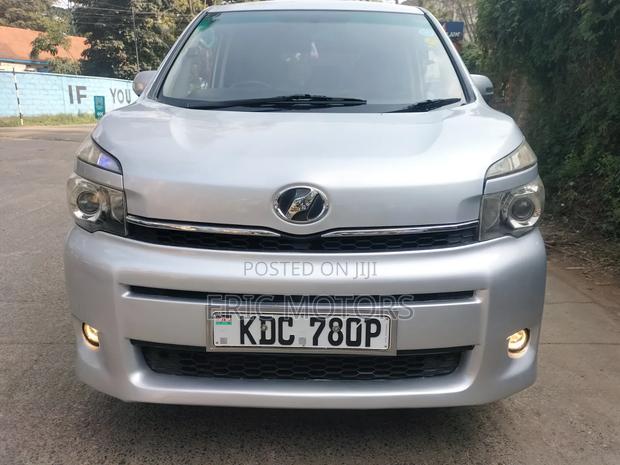 Toyota Voxy 2013 Silver