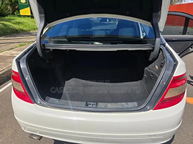 Mercedes-Benz C200 2011 White
