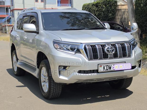 Toyota Land Cruiser Prado 2017 Silver