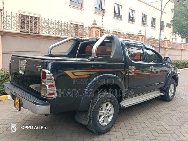 Toyota Hilux 2012 Green