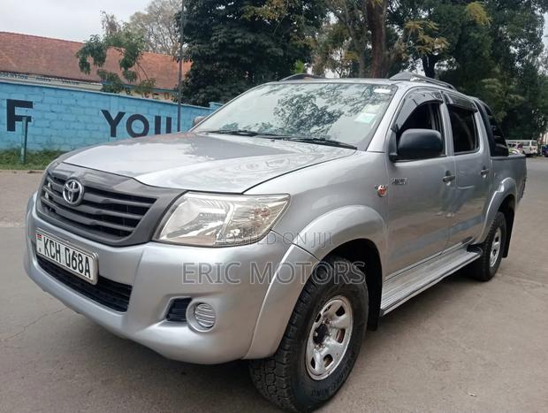 Toyota Hilux 2015 Silver