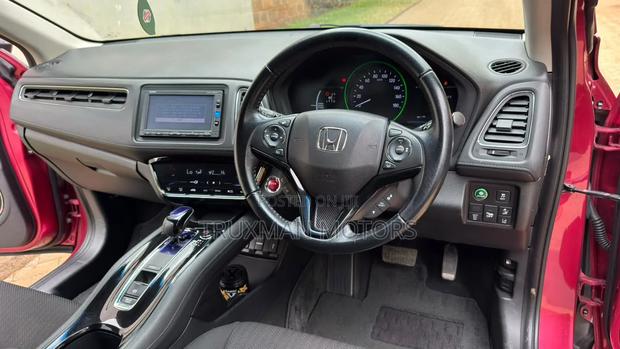 Honda Vezel 2017 Burgundy