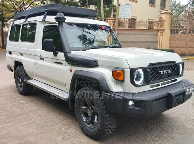 Toyota Land Cruiser 2012 White