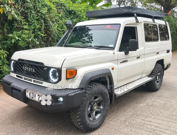 Toyota Land Cruiser 2012 White