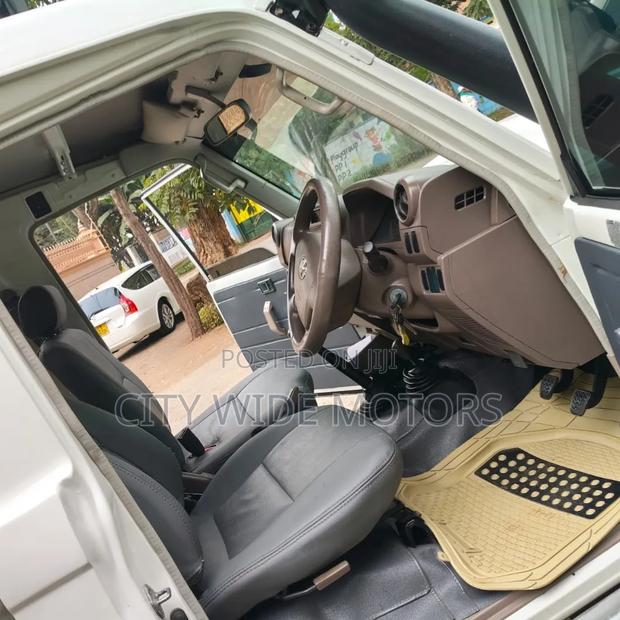Toyota Land Cruiser 2012 White