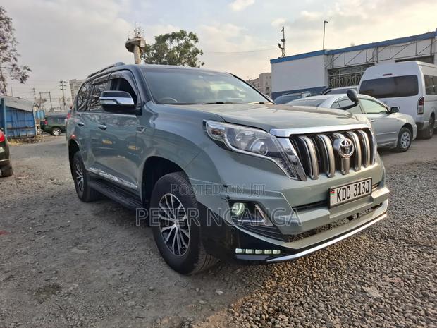 Toyota Land Cruiser Prado 2016 Gray