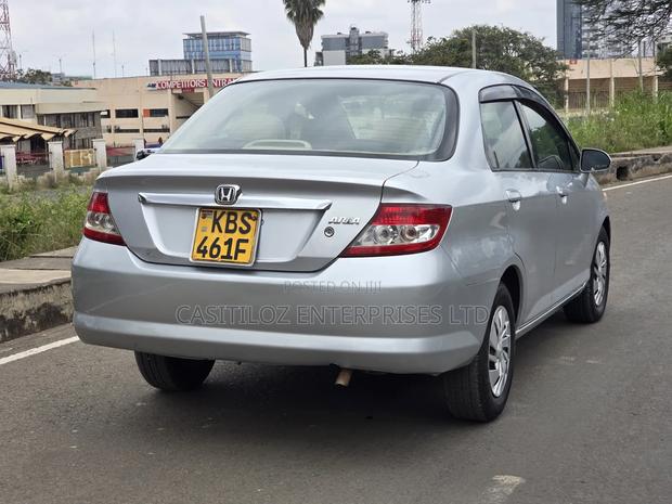 Honda Fit Aria 2006 Silver