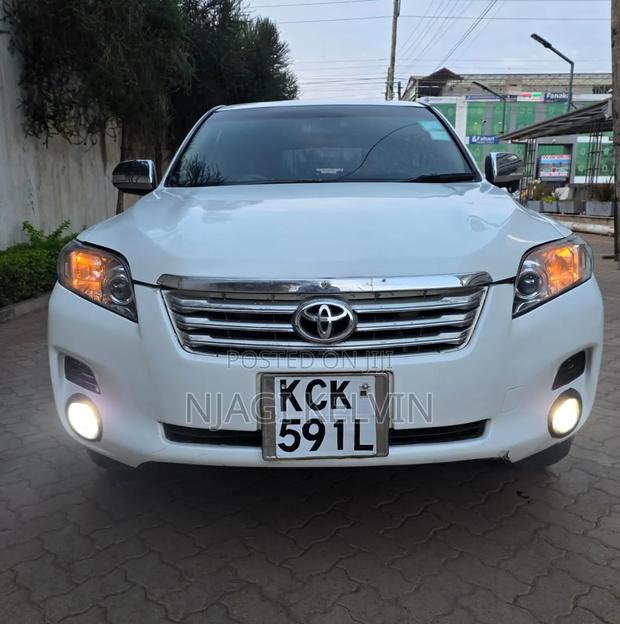 Toyota Vanguard 2009 White