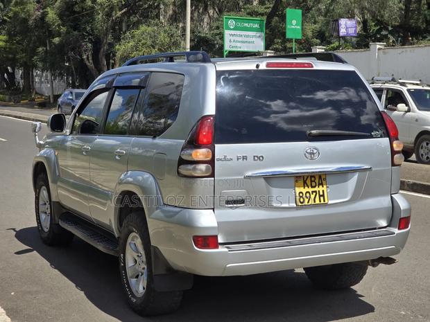 Toyota Land Cruiser Prado 2007 Silver