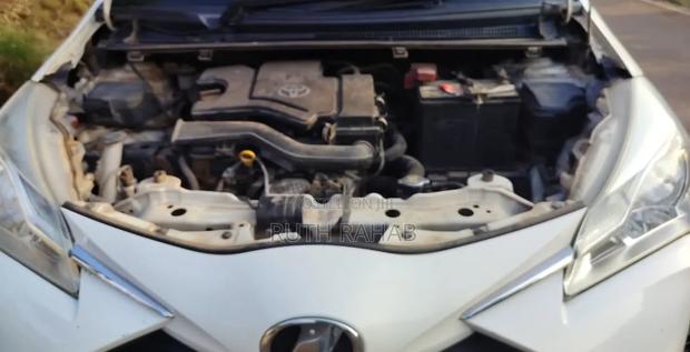 Toyota Vitz 2018 White