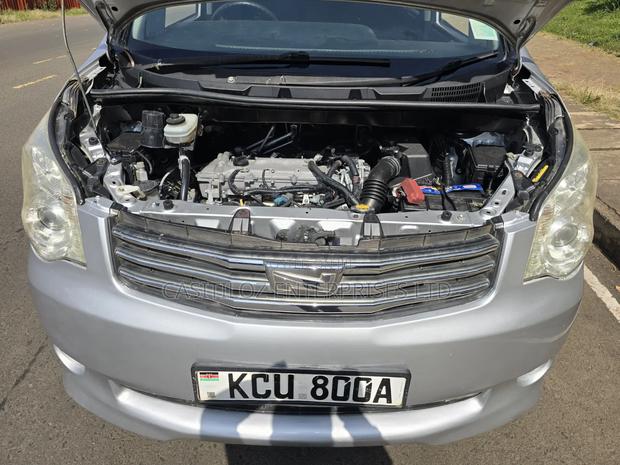 Toyota Noah 2012 Silver