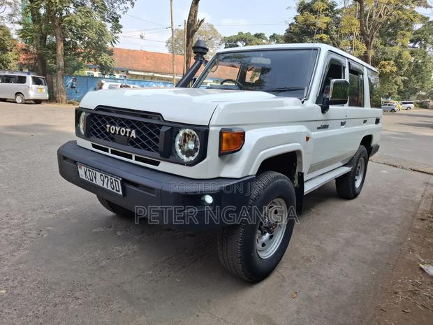 Toyota Land Cruiser 2008 White