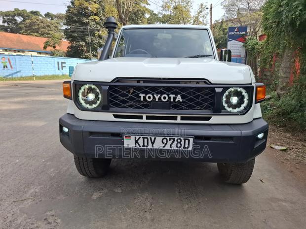 Toyota Land Cruiser 2008 White