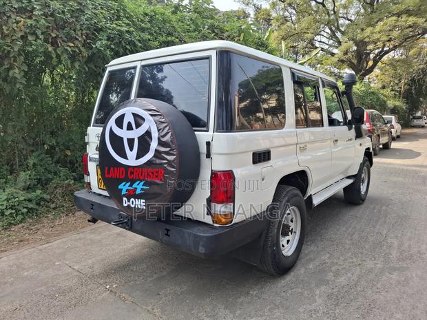 Toyota Land Cruiser 2008 White