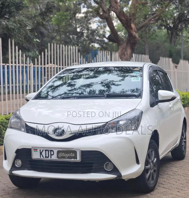 Toyota Vitz 1.0 FWD 5dr 2016 White