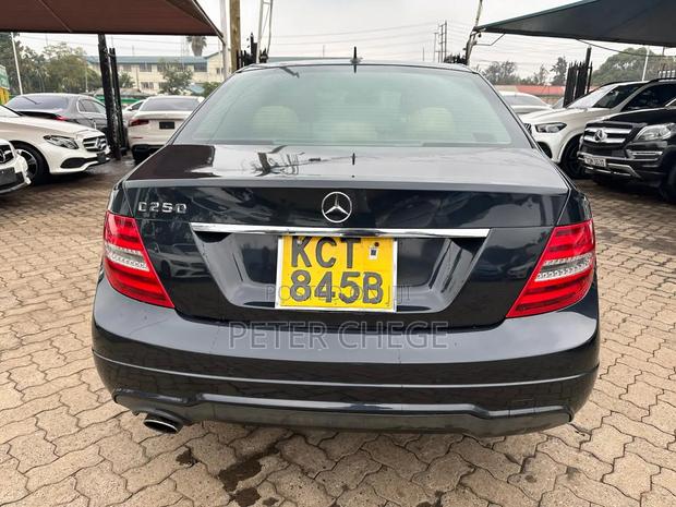 Mercedes-Benz C250 2012 Black