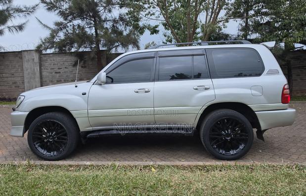 Toyota Land Cruiser 2002 Silver